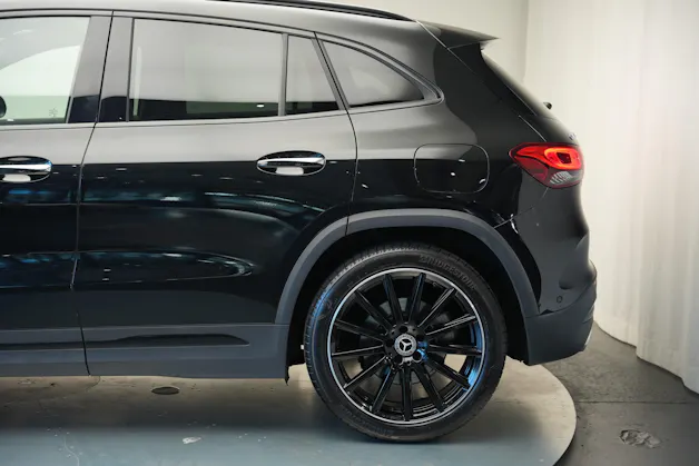 MERCEDES-BENZ GLA 220d 4Matic AMG Line 8G-DCT *CH-Fahrzeug*