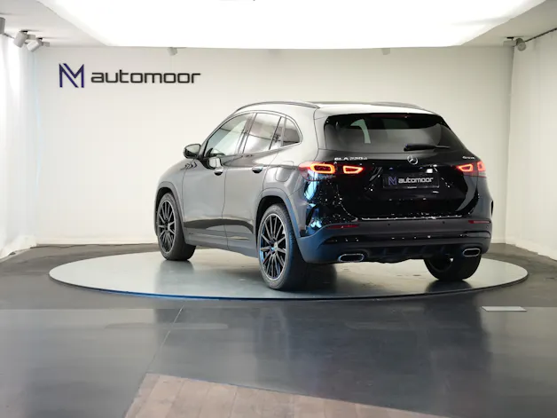 MERCEDES-BENZ GLA 220d 4Matic AMG Line 8G-DCT *CH-Fahrzeug*