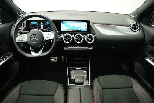 MERCEDES-BENZ GLA 220d 4Matic AMG Line 8G-DCT *CH-Fahrzeug*