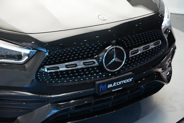 MERCEDES-BENZ GLA 220d 4Matic AMG Line 8G-DCT *CH-Fahrzeug*