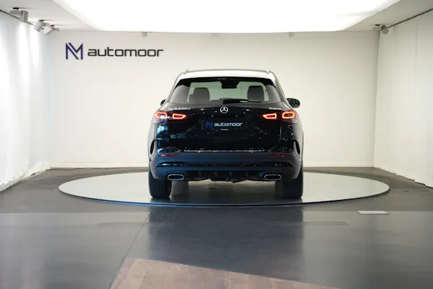 MERCEDES-BENZ GLA 220d 4Matic AMG Line 8G-DCT *CH-Fahrzeug*