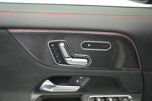MERCEDES-BENZ GLA 220d 4Matic AMG Line 8G-DCT *CH-Fahrzeug*