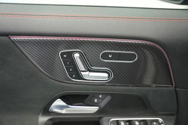 MERCEDES-BENZ GLA 220d 4Matic AMG Line 8G-DCT *CH-Fahrzeug*