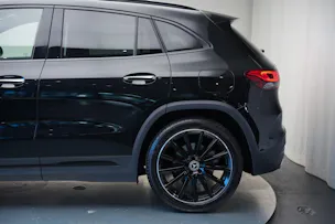 MERCEDES-BENZ GLA 220d 4Matic AMG Line 8G-DCT *CH-Fahrzeug*