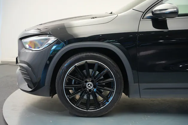 MERCEDES-BENZ GLA 220d 4Matic AMG Line 8G-DCT *CH-Fahrzeug*