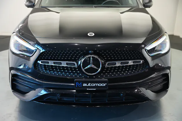 MERCEDES-BENZ GLA 220d 4Matic AMG Line 8G-DCT *CH-Fahrzeug*