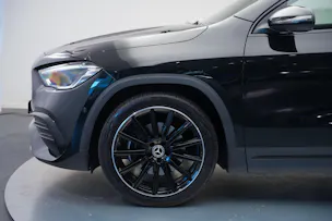 MERCEDES-BENZ GLA 220d 4Matic AMG Line 8G-DCT *CH-Fahrzeug*