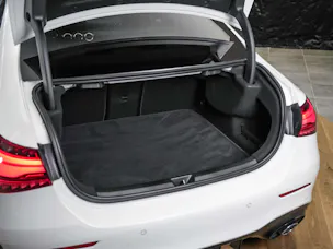 MERCEDES-BENZ A35 AMG 4Matic+ 8G-DCT*20" Felgen*Werksgarantie*Lenkradheizung*Ambientebeleuchtung*