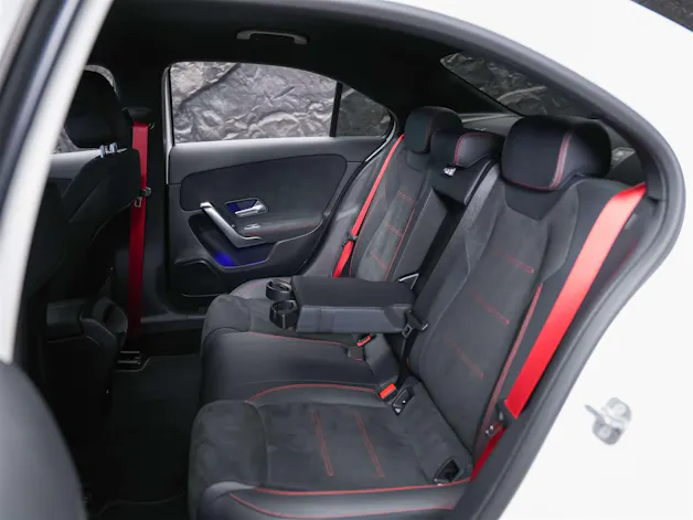 MERCEDES-BENZ A35 AMG 4Matic+ 8G-DCT*20" Felgen*Werksgarantie*Lenkradheizung*Ambientebeleuchtung*