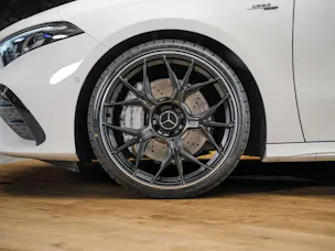 MERCEDES-BENZ A35 AMG 4Matic+ 8G-DCT*20" Felgen*Werksgarantie*Lenkradheizung*Ambientebeleuchtung*