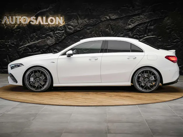 MERCEDES-BENZ A35 AMG 4Matic+ 8G-DCT*20" Felgen*Werksgarantie*Lenkradheizung*Ambientebeleuchtung*