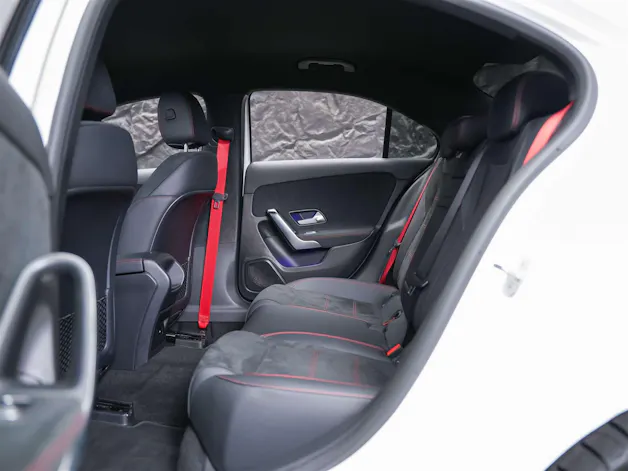 MERCEDES-BENZ A35 AMG 4Matic+ 8G-DCT*20" Felgen*Werksgarantie*Lenkradheizung*Ambientebeleuchtung*