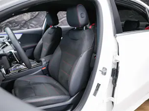 MERCEDES-BENZ A35 AMG 4Matic+ 8G-DCT*20" Felgen*Werksgarantie*Lenkradheizung*Ambientebeleuchtung*