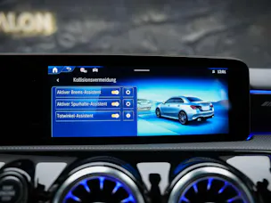 MERCEDES-BENZ A35 AMG 4Matic+ 8G-DCT*20" Felgen*Werksgarantie*Lenkradheizung*Ambientebeleuchtung*