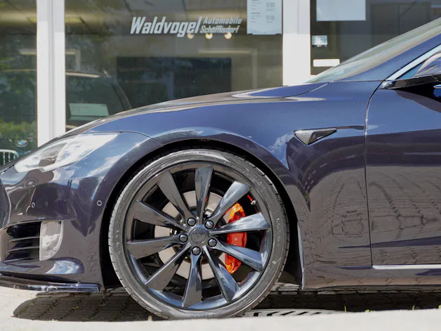 Tesla Model S 100 D Performance