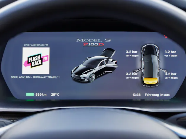 Tesla Model S 100 D Performance