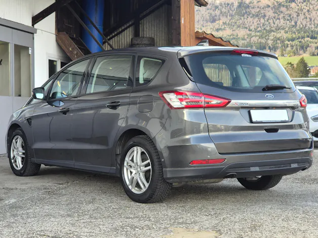 FORD S-Max 2.5 FHEV Trend 7Pl
