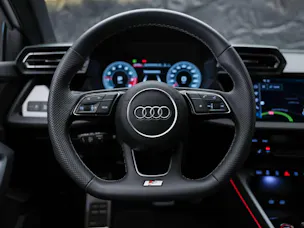 AUDI S3 Sportback TFSI quattro S-tronic*19"Felgen*Werksgarantie*Matrix-LED*Assistenten*