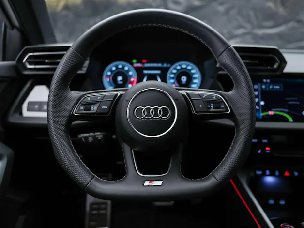 AUDI S3 Sportback TFSI quattro S-tronic*19"Felgen*Werksgarantie*Matrix-LED*Assistenten*