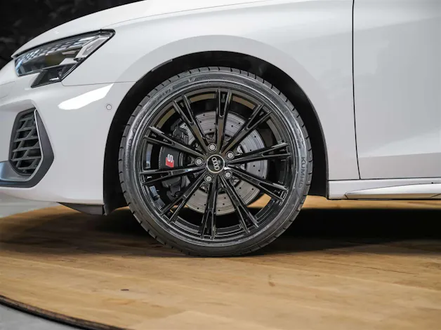 AUDI S3 Sportback TFSI quattro S-tronic*19"Felgen*Werksgarantie*Matrix-LED*Assistenten*