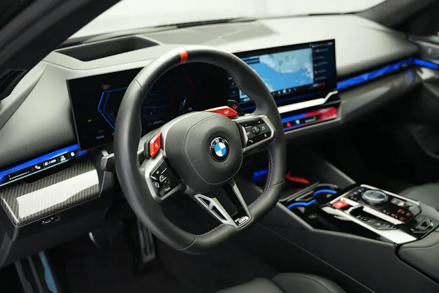 BMW M5 xDrive Touring *Brewster Green* *Keramik* *Pano* *Iconic Glow*