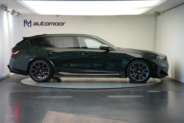 BMW M5 xDrive Touring *Brewster Green* *Keramik* *Pano* *Iconic Glow*