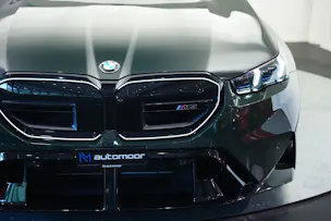BMW M5 xDrive Touring *Brewster Green* *Keramik* *Pano* *Iconic Glow*
