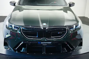 BMW M5 xDrive Touring *Brewster Green* *Keramik* *Pano* *Iconic Glow*