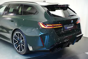BMW M5 xDrive Touring *Brewster Green* *Keramik* *Pano* *Iconic Glow*