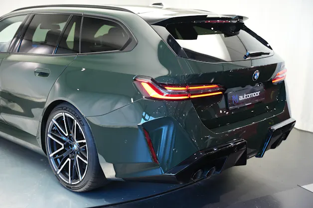 BMW M5 xDrive Touring *Brewster Green* *Keramik* *Pano* *Iconic Glow*