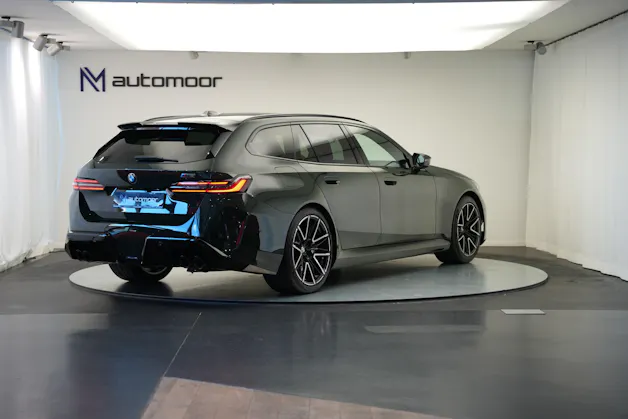 BMW M5 xDrive Touring *Brewster Green* *Keramik* *Pano* *Iconic Glow*