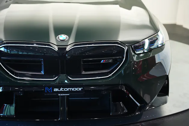 BMW M5 xDrive Touring *Brewster Green* *Keramik* *Pano* *Iconic Glow*