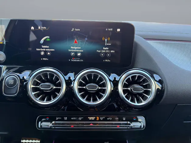 MERCEDES-BENZ EQA 250 AMG Line