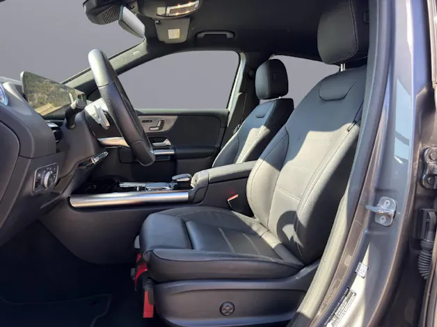 MERCEDES-BENZ EQA 250 AMG Line
