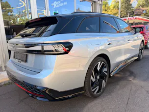 VW ID.7 TOURER GTX 340 PS 4MOTION *** VOLLAUSSTATTUG IN SCALE SILVER ***