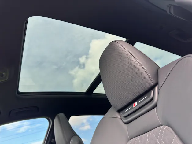 AUDI Q6 e-tron quattro