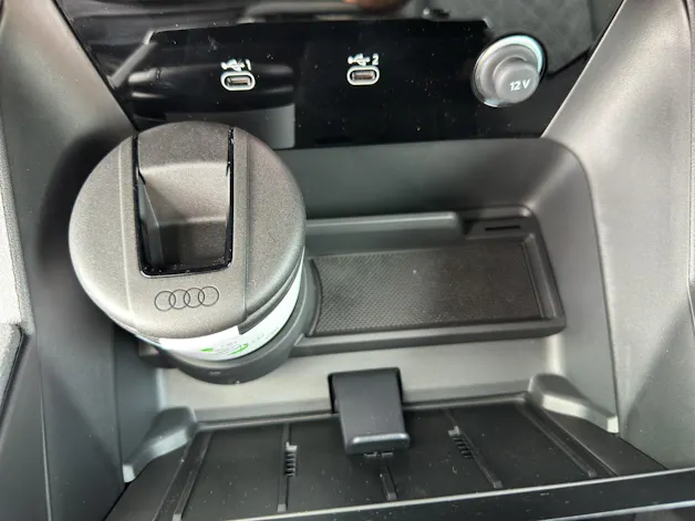 AUDI Q6 e-tron quattro