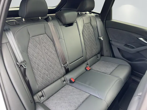 AUDI Q6 e-tron quattro