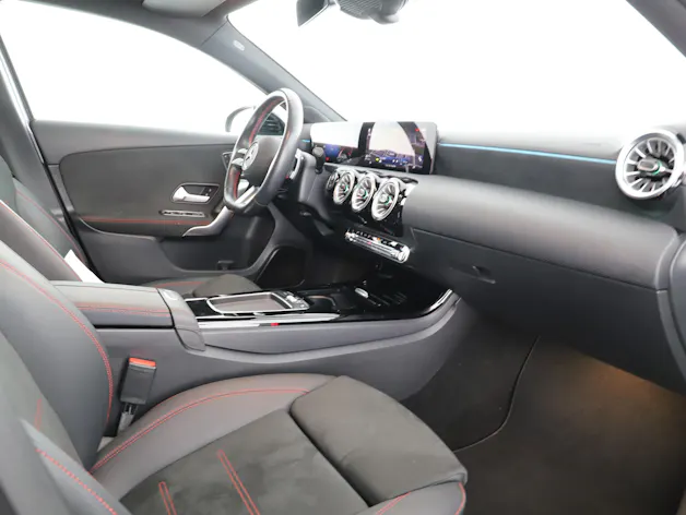 MERCEDES-BENZ A 220 4Matic 8G-DCT