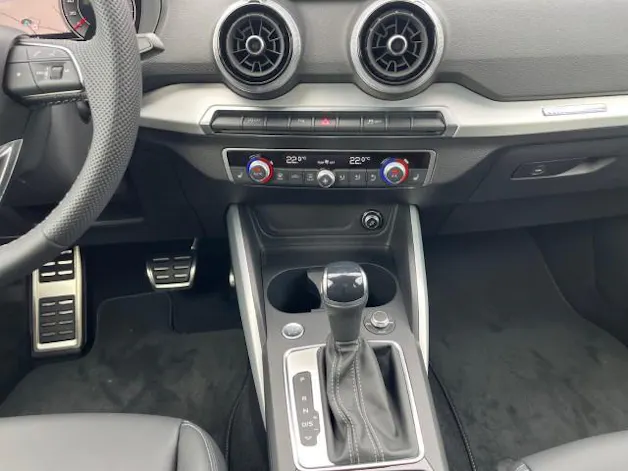 AUDI Q2 35 TFSI S line S-tronic