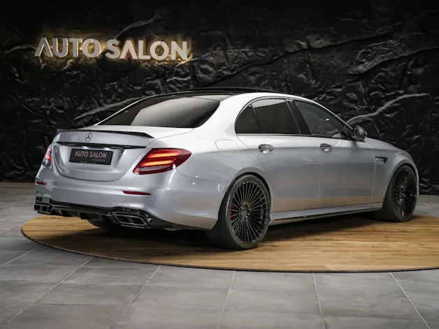 MERCEDES-BENZ E 63 S AMG 4matic *21" Felgen*Panorama*Sitzbelüftung*Massage*Ambientebeleuchtung*