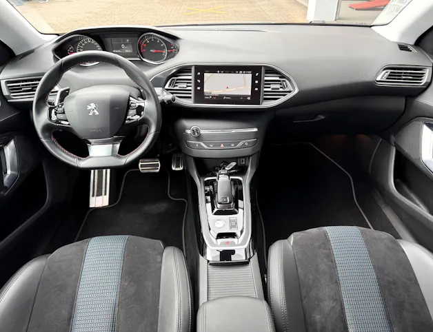 PEUGEOT 308 SW 1.2 Pure Tech Tech Edition EAT8