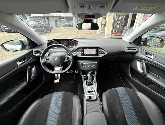 PEUGEOT 308 SW 1.2 Pure Tech Tech Edition EAT8