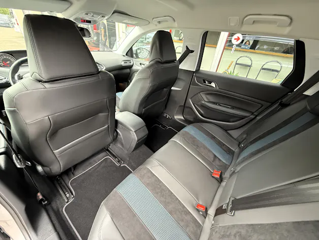 PEUGEOT 308 SW 1.2 Pure Tech Tech Edition EAT8