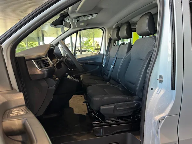 RENAULT Trafic Blue dCi 170 Passenger Techno EDC