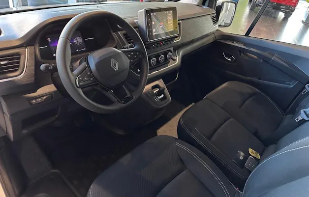 RENAULT Trafic Blue dCi 170 Passenger Techno EDC