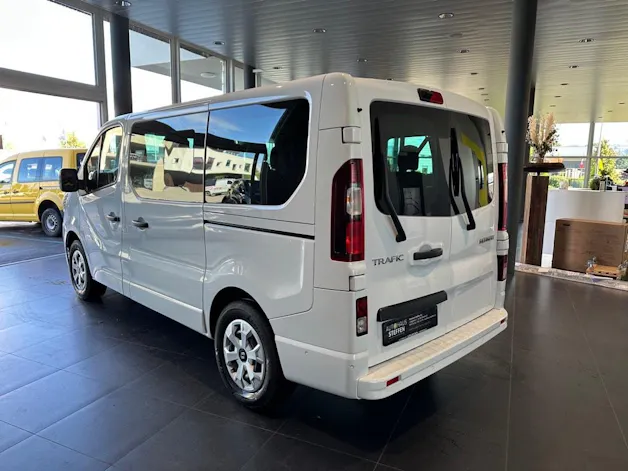 RENAULT Trafic Blue dCi 170 Passenger Techno EDC