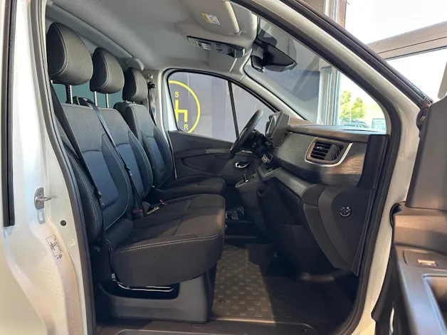 RENAULT Trafic Blue dCi 170 Passenger Techno EDC