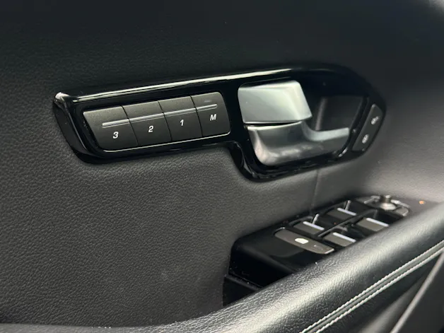 Land Rover Range Rover Evoque 2.0 TD4 HSE Dynamic AT9 *Panorama Glasdach*Meridian Soundsystem uvm.*