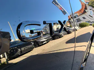 VW ID.7 TOURER GTX 340 PS 4MOTION *** VOLLAUSSTATTUG IN GRENADILSCHWARZ ***